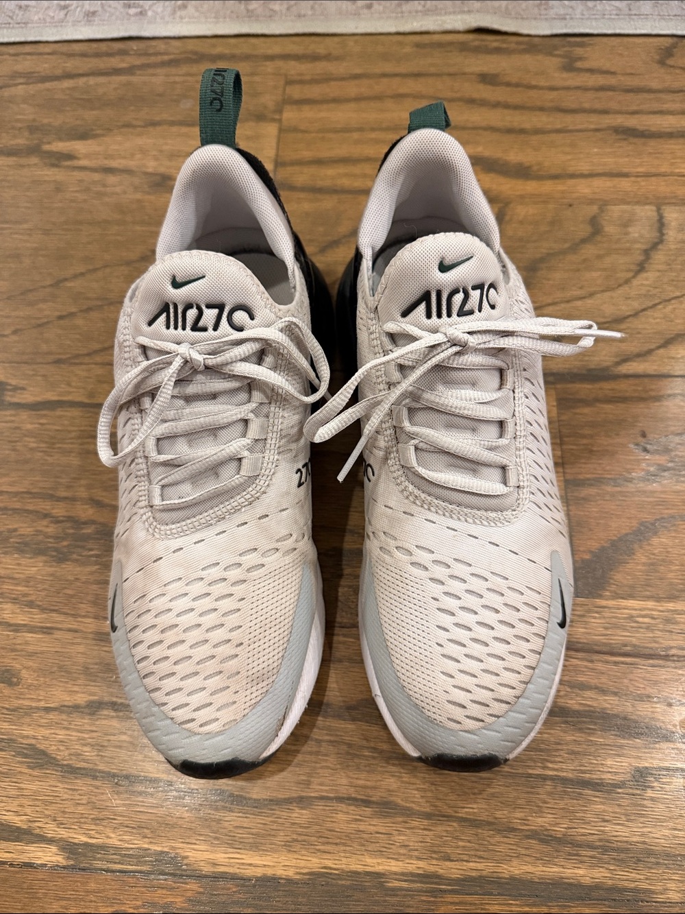 Nike Air270 Men's Athletic Shoes in Light Gray with Green Accents